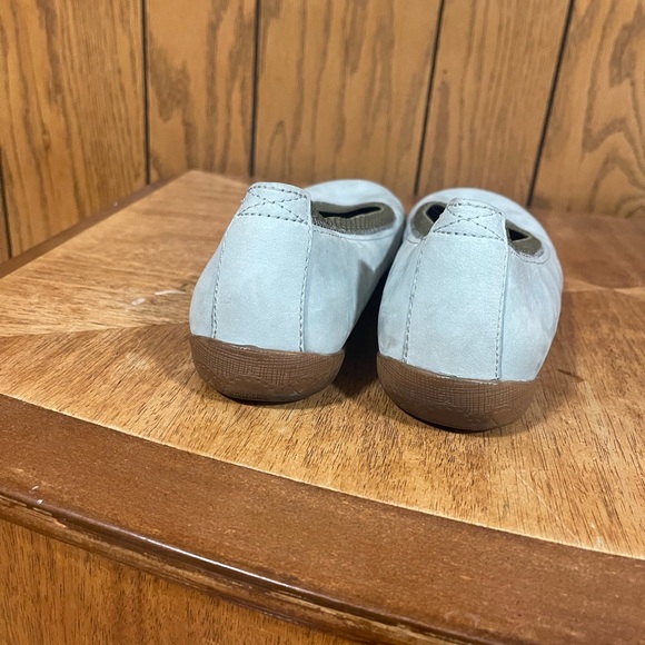 Patagonia" Light Blue Suede Slip-On Flats - Picture 3 of 11